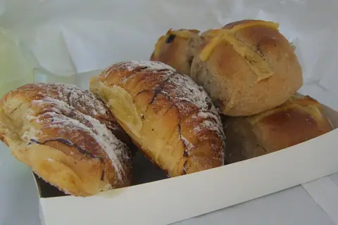 Buns & Crumbs photo 2